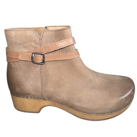 Dansko Womens Size 38 7 Lizanne Nubuck Taupe Ankle Boots NWOT - Picture 1 of 8